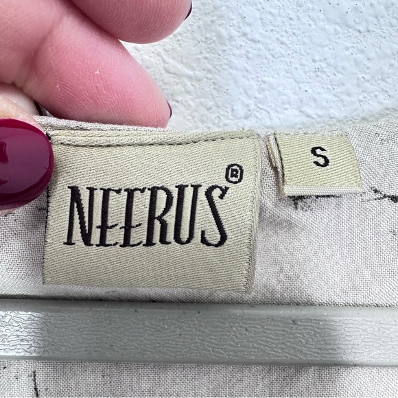 Neerus Flowy Modest Sleeveless Cream Grey and Blue Floral Maxi Dress Size S - Picture 4 of 9